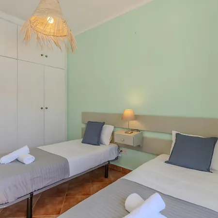 #333 2br Domino & Comfortable דירה *