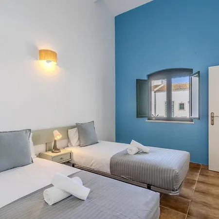 #333 2br Domino & Comfortable *